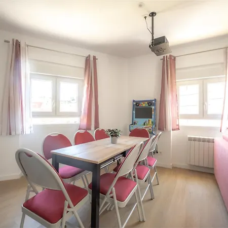 Lujo, Parking, Maquina Arcade, 3 Habs 150 Lägenhet